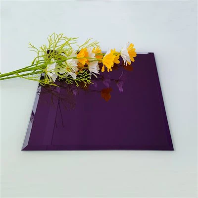 Koulè wouj violèt glas glas